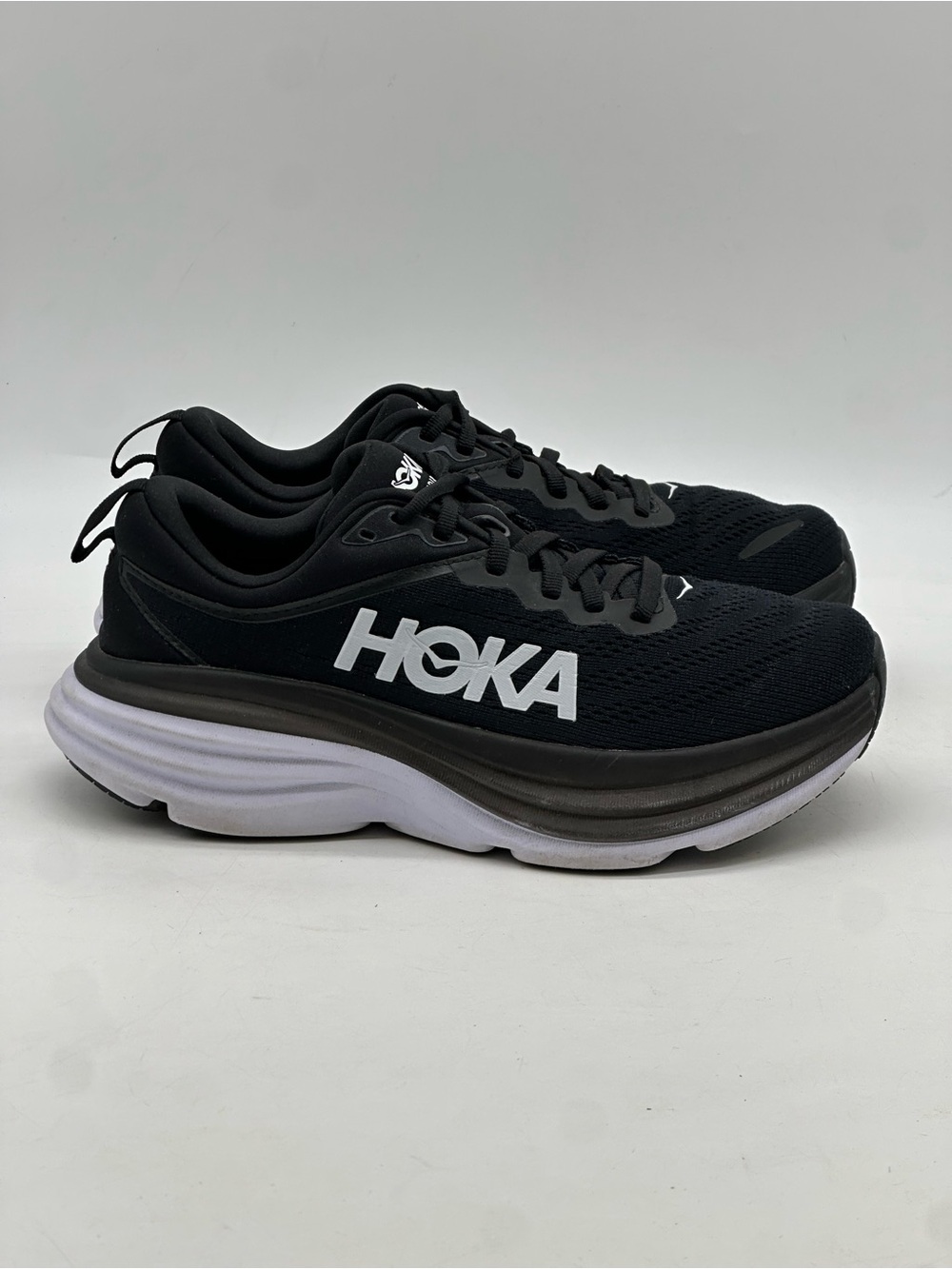 Hoka Bondi 8 Sneakers. Size 7.